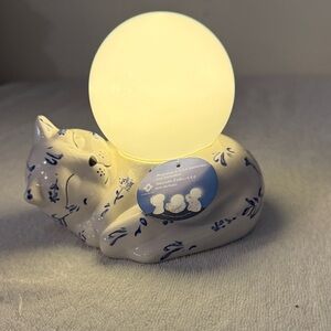 Floral Cat Night Light with Soft Warm Globe
